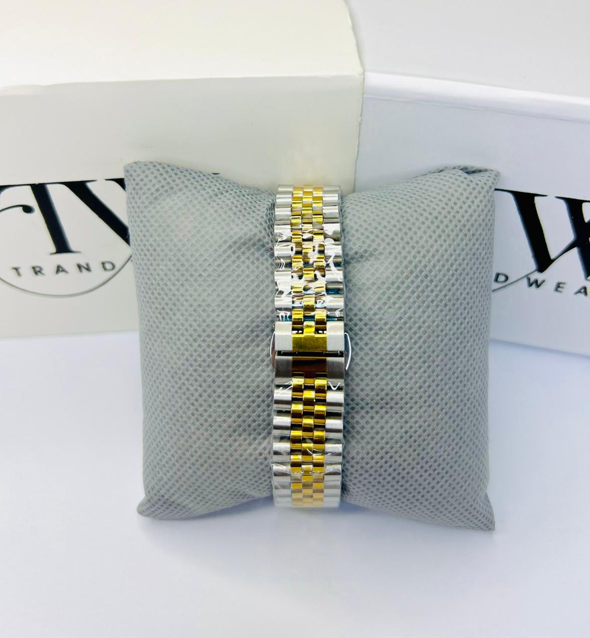Classic Rolly Wrist Watch – Timeless Style Statement