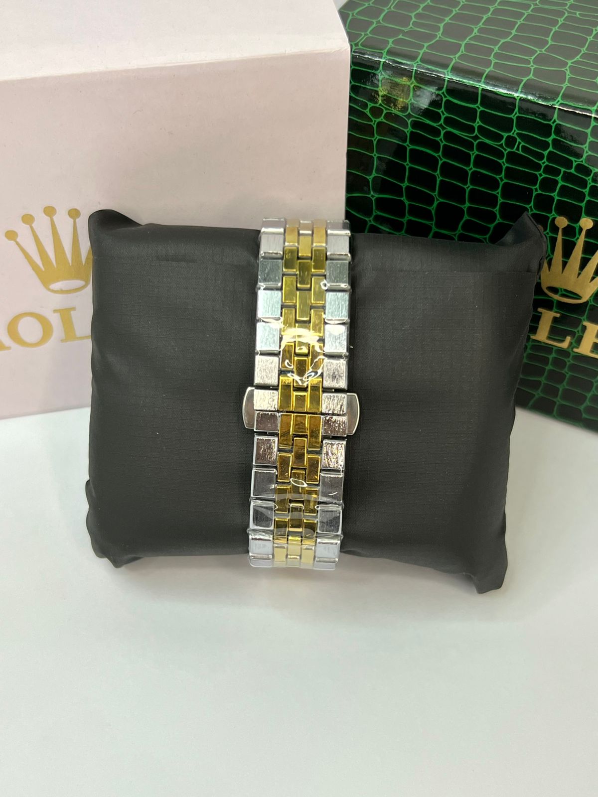 Rolex Luxury Watch – Perfect Blend of Class & Power