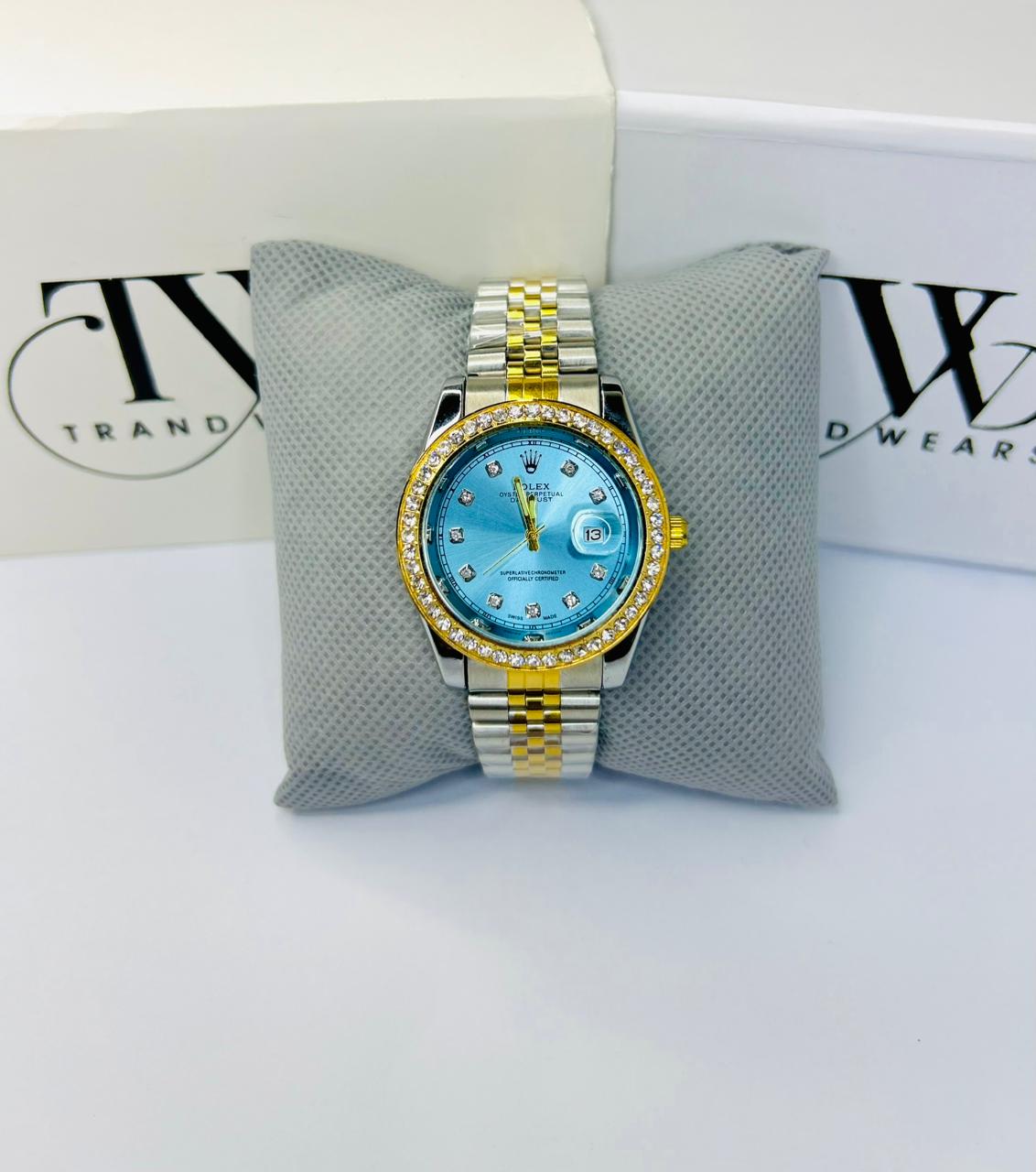Classic Rolly Wrist Watch – Timeless Style Statement