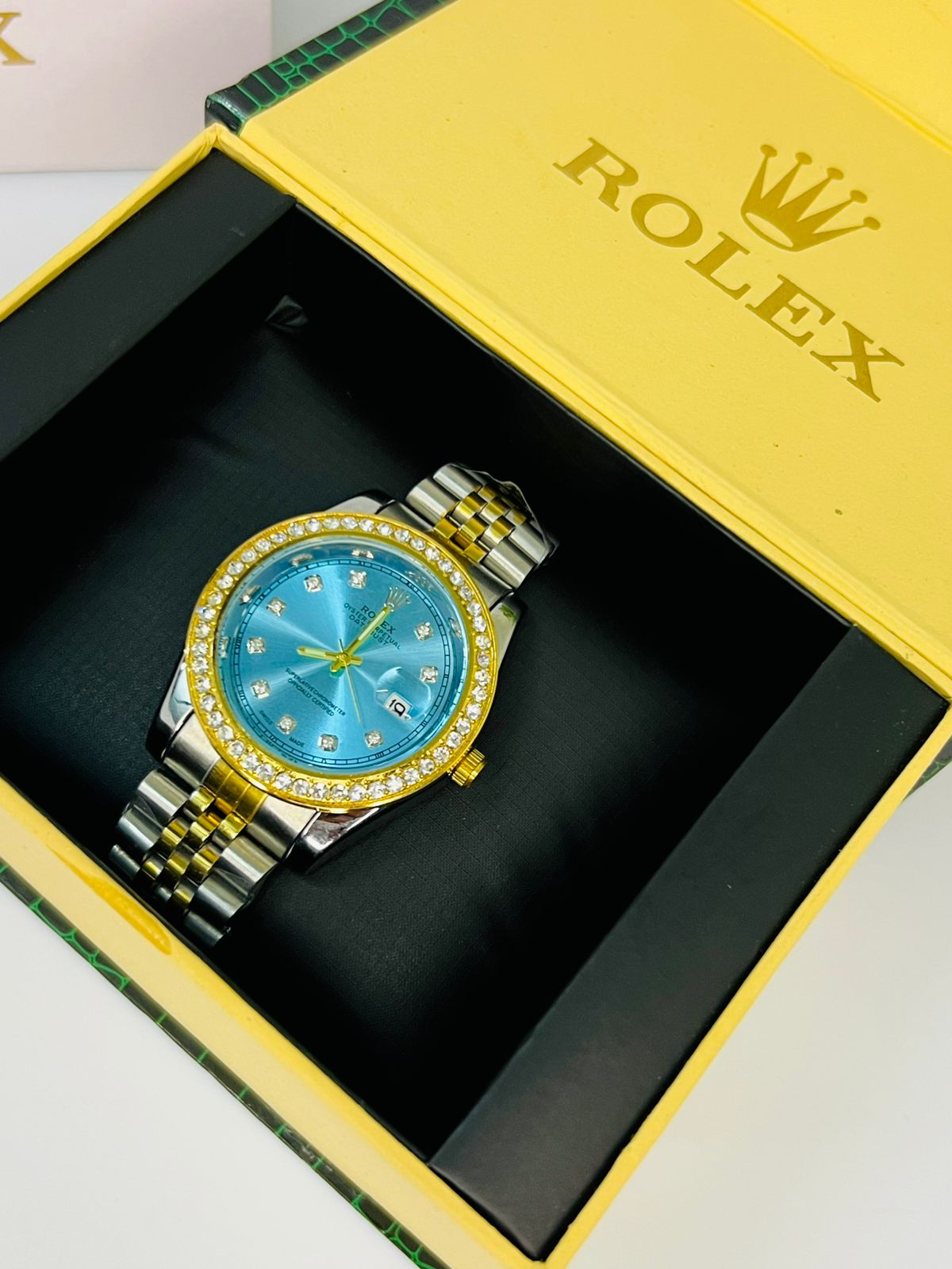 Signature Rolex Watch – Iconic Luxury Design