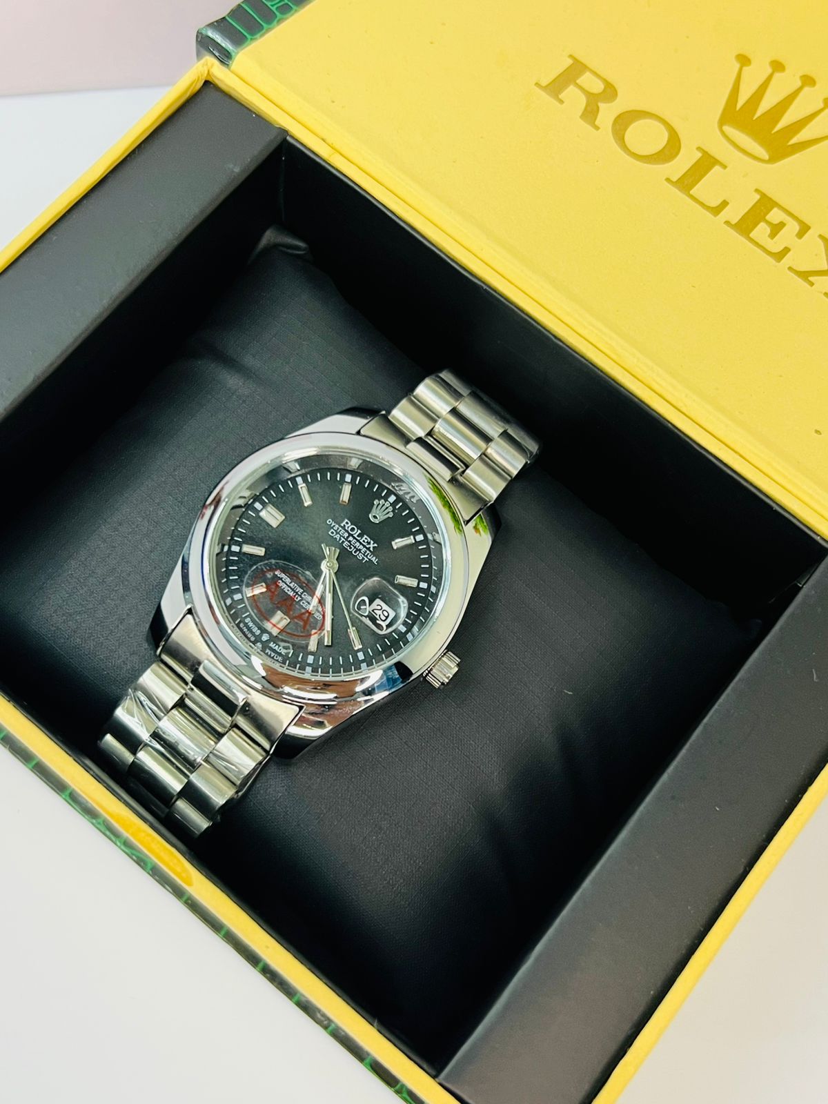 Elegant Rolex Watch – High-End Fashion Timepiece