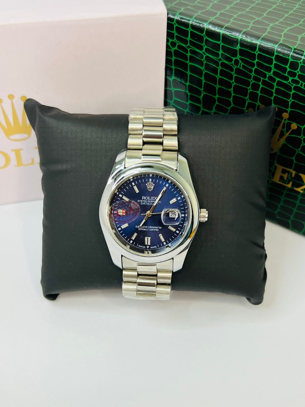 Prestige Rolex Timepiece – Iconic Classic Design